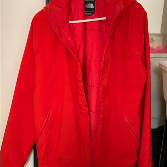 Perfect condition red north face jacket - Picture 4 of 4